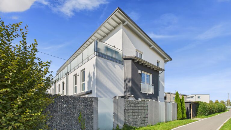 CAM03992G0-PR0038-STILL004